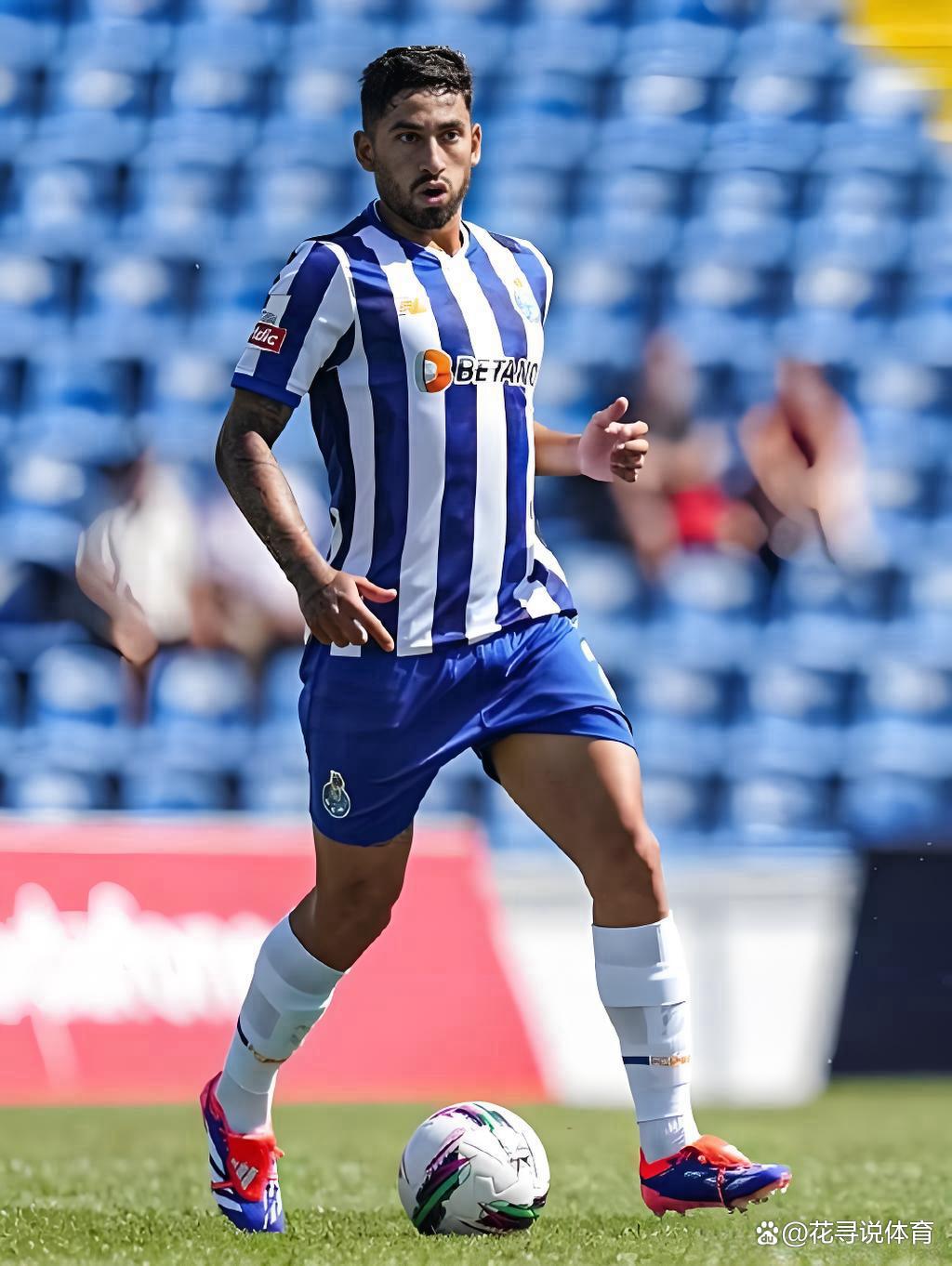 亚博官方网站-今晨本菲卡备战德甲，临场应变细节曝光，球迷炸锅，身体对抗强度拉满的简单介绍